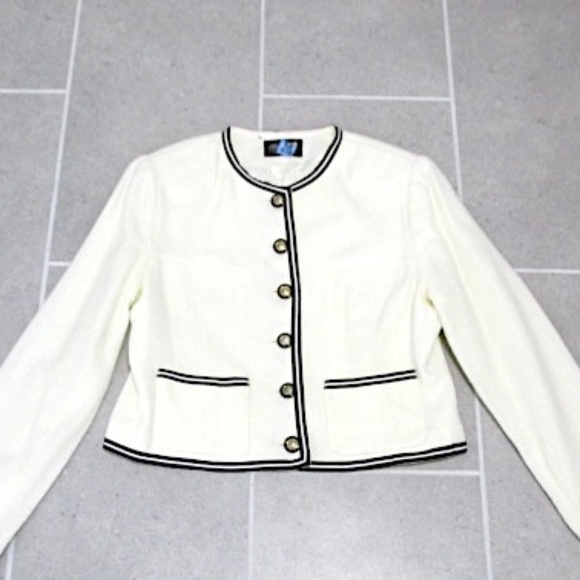 Ivory Cropped Jacket with Black Accents, Chanel-style, Size 8 - Picture 6 of 11